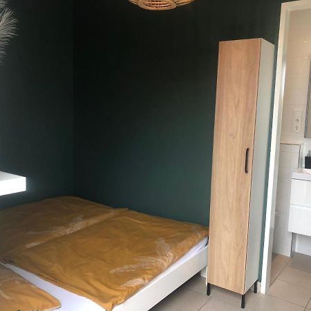 Nieboer Bed & Breakfast Vrouwenpolder Bagian luar foto