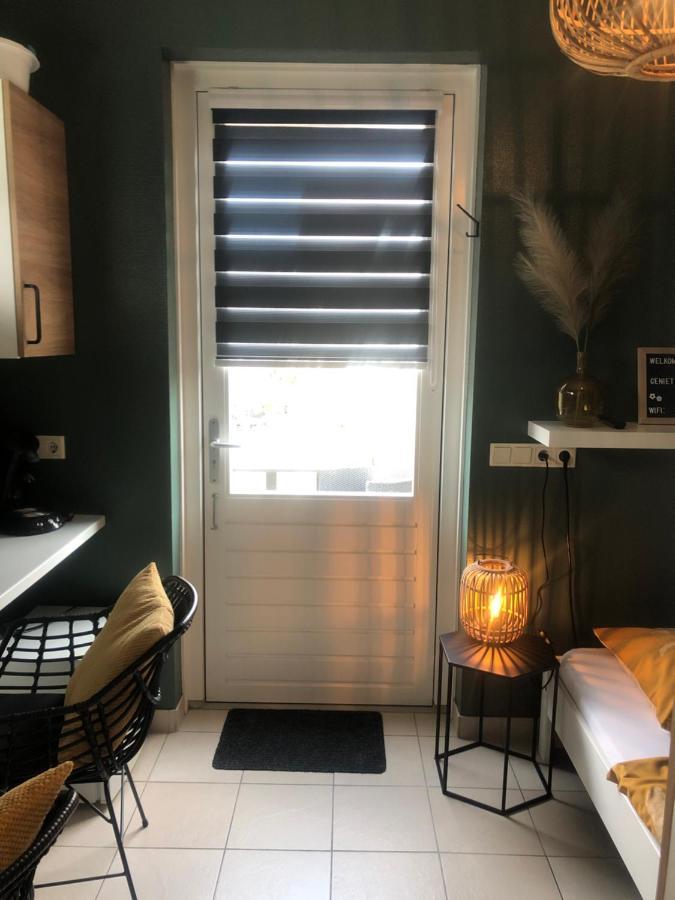 Nieboer Bed & Breakfast Vrouwenpolder Bagian luar foto