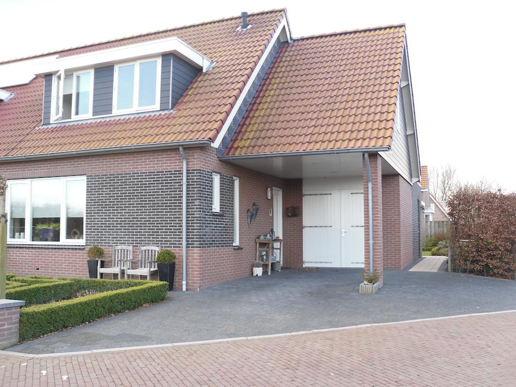 Nieboer Bed & Breakfast Vrouwenpolder Bagian luar foto